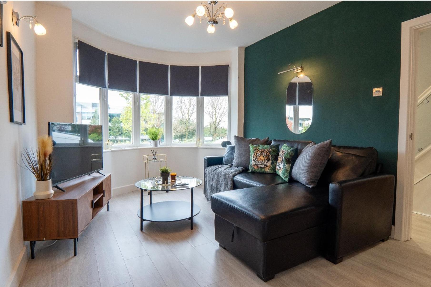 Sheldon House 3 Bed Cosy Home Nr Jlr & Nec エクステリア 写真